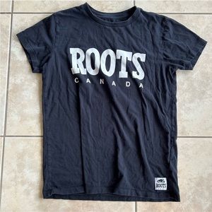 7/$20 Roots black graphic tee size small